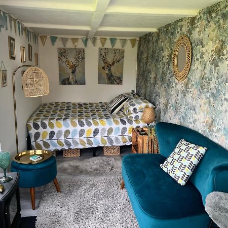 Bothy Hut Hotel Tring Exterior foto