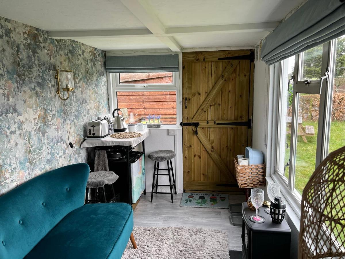 Bothy Hut Hotel Tring Exterior foto